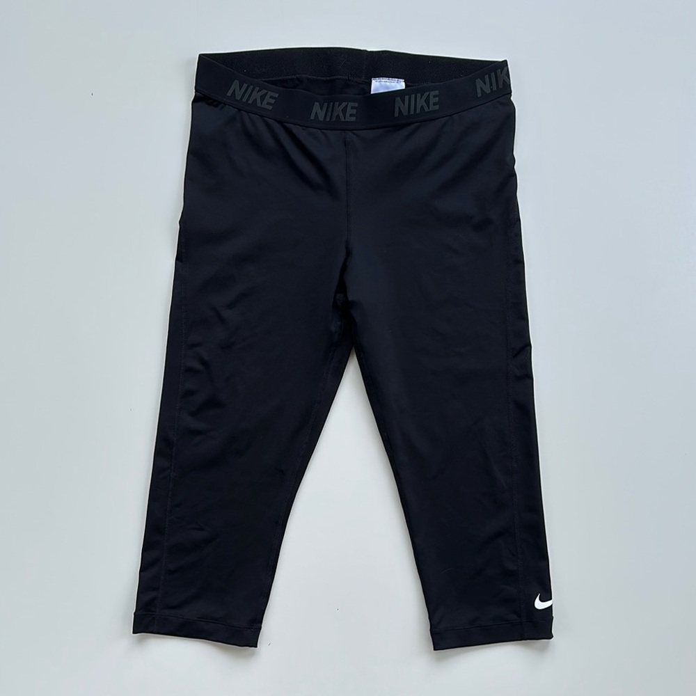 Nike Dri-Fir Black Capri Leggings Athletic Wear size XL